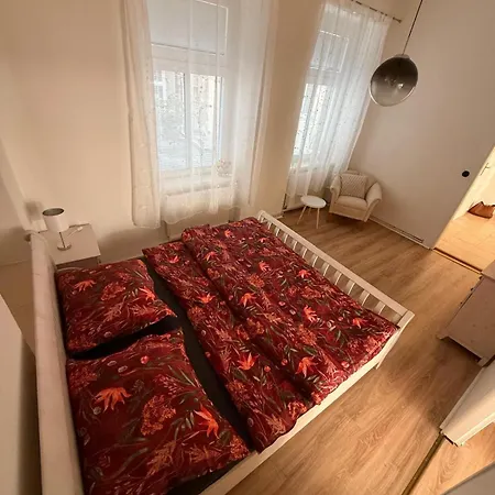 Appartement Masarykovo Namesti V Centru Decina