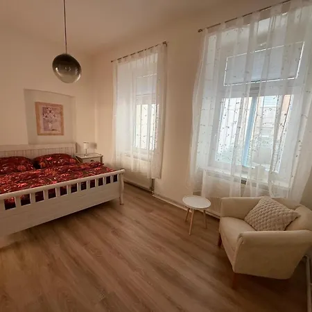 Masarykovo Namesti V Centru Decina Appartement
