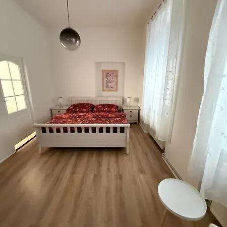 Appartement Masarykovo Namesti V Centru Decina *