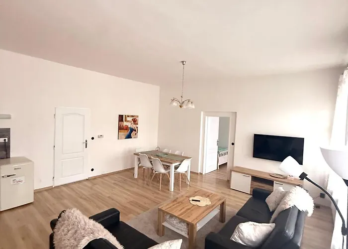 Masarykovo Namesti V Centru Decina Appartement *
