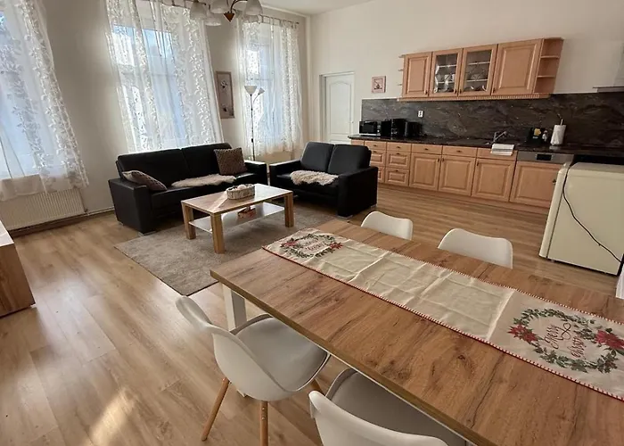 Appartement Masarykovo Namesti V Centru Decina *